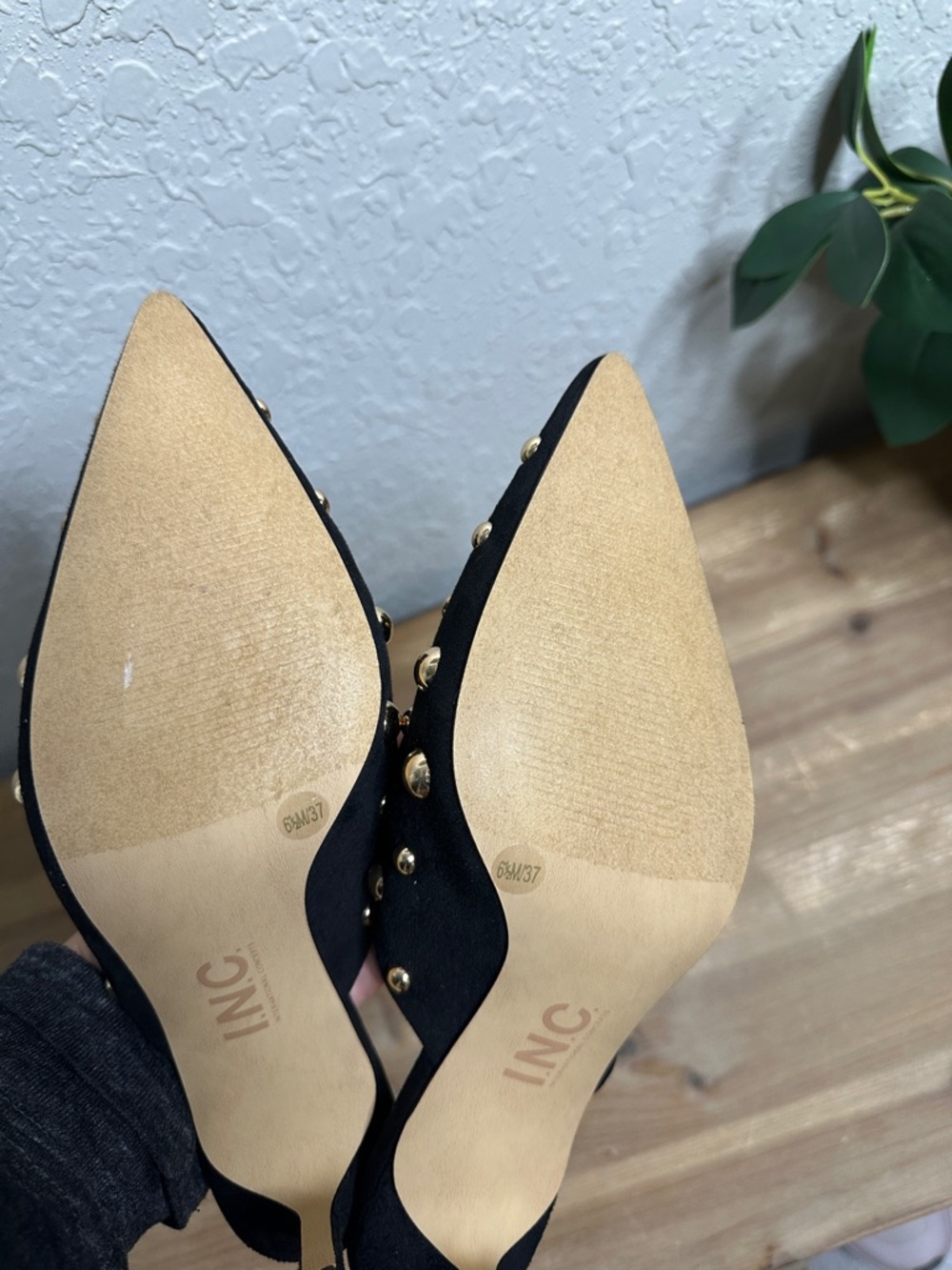 I.N.C. Women's Genevie Black and gold studded Pointed Toe Heeled Mules size 6.5 - Picture 12 of 15
